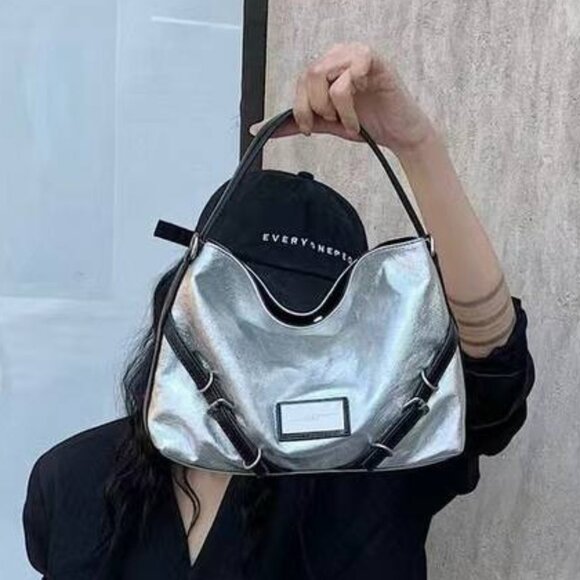 Lustro Luxe — Genuine Leather Bag with Adjustable Strap - Picture 8 of 8